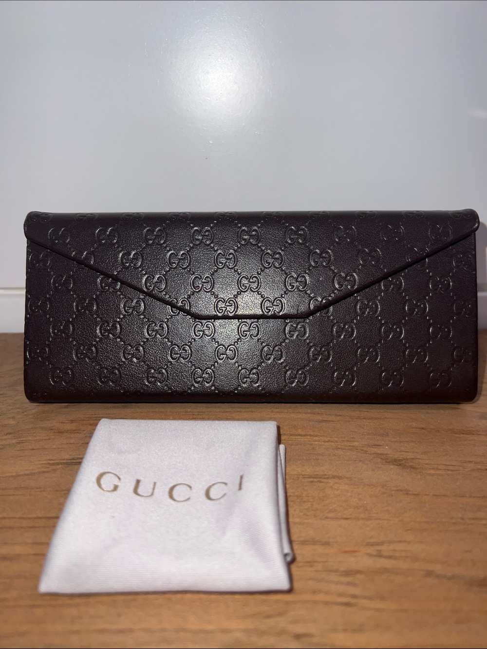 Gucci Brown Monogram Collapsible Eyewear Case with Light Gray Interior - Picture 4 of 13